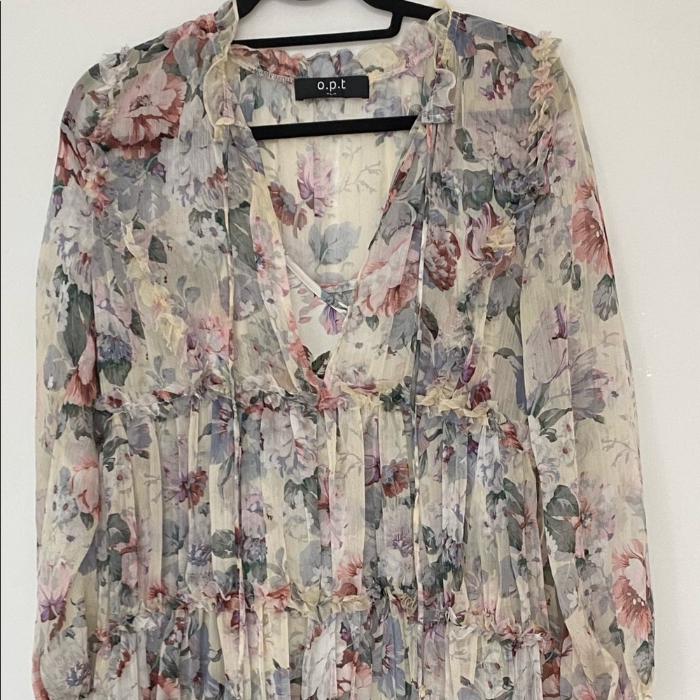 Dress perfect for a bridal shower, christening, baby shower !